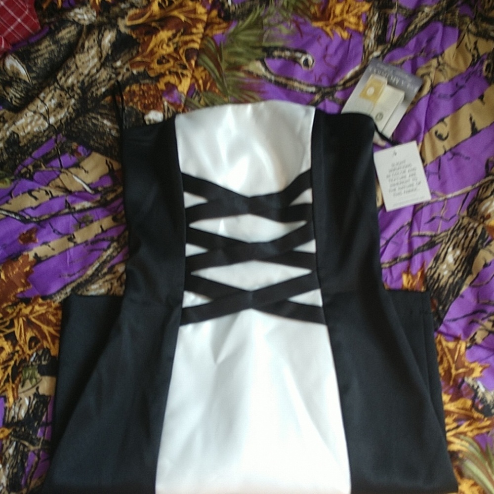 NWT FORMAL PROM/WEDDING Black/White Formal Dress NWT Jessica McClintock